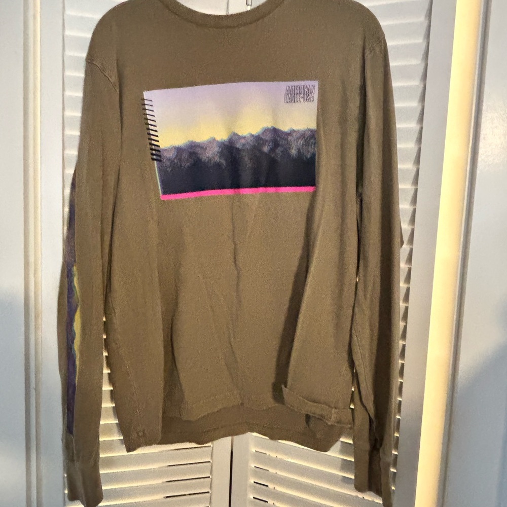 American Eagle Graphic Long Sleeve Shirt